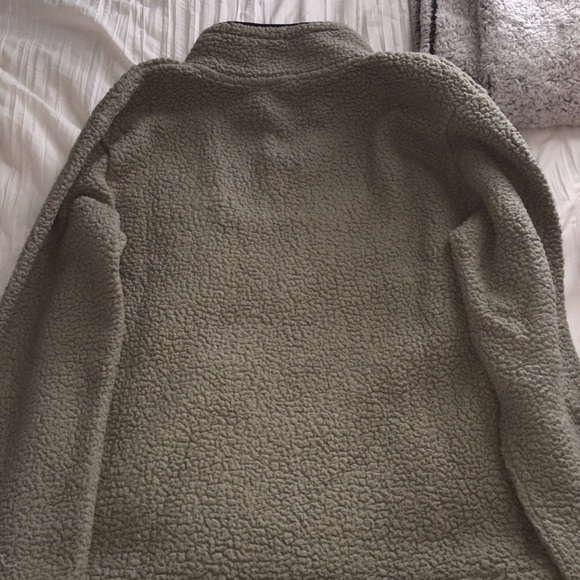 army green fuzzy PINK zip up////read description - Picture 5 of 5